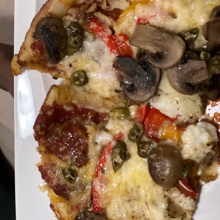 review photo of Asher's Corner Cafe @ Ashers Farm Sanctuary vegan pizza shared by @jush on 12 Oct 2022 - review