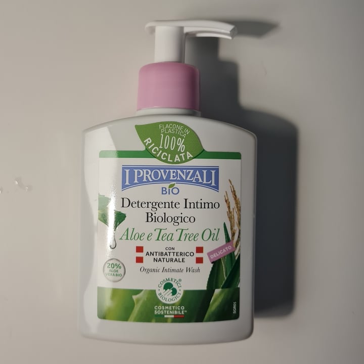 photo of I Provenzali bio Detergente intimo biologico Aloe e Tea Tree Oil shared by @fedelups on  09 Oct 2022 - review