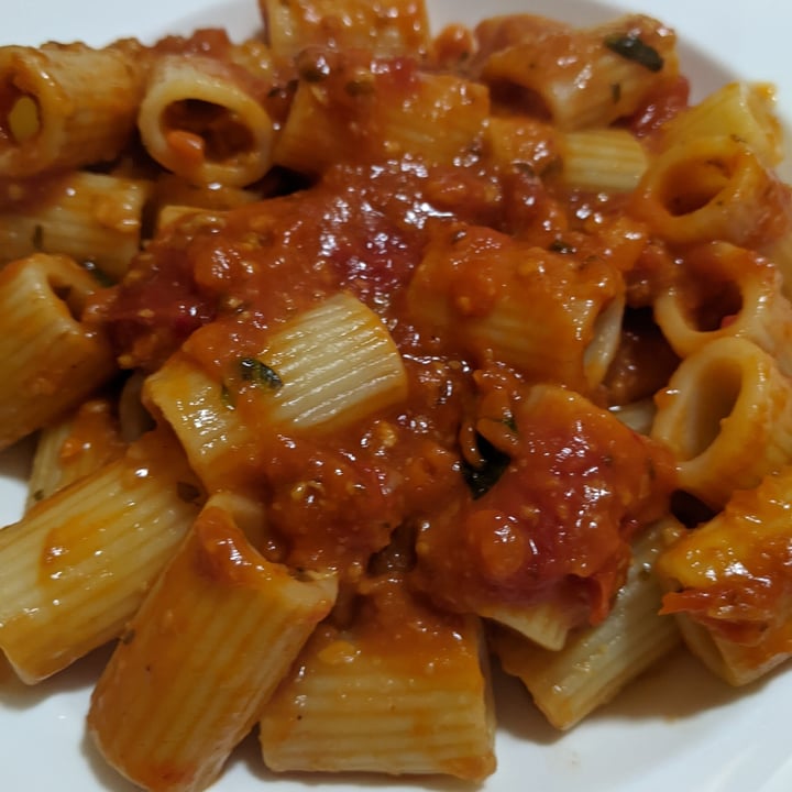 photo of Vemondo Vegan bolognese shared by @vanessaprats on  08 Mar 2022 - review