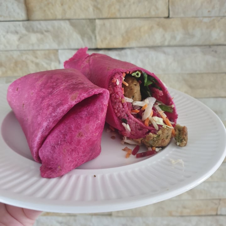 review photo of Woolworths Food Falafel and Beetroot Wrap shared by @knaude21 on 06 Aug 2020 - review