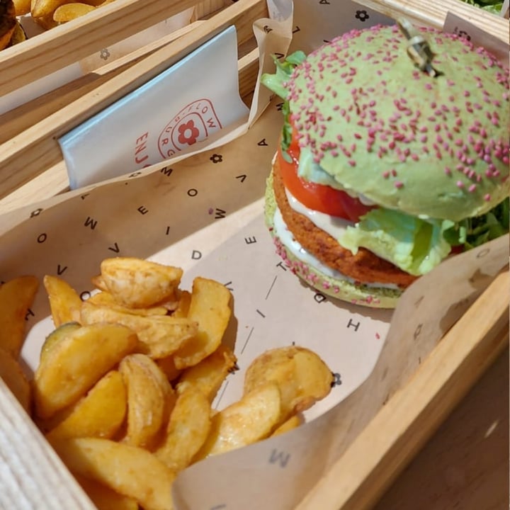 photo of Flower Burger Jungle Burger shared by @ludossssss on  02 Nov 2022 - review