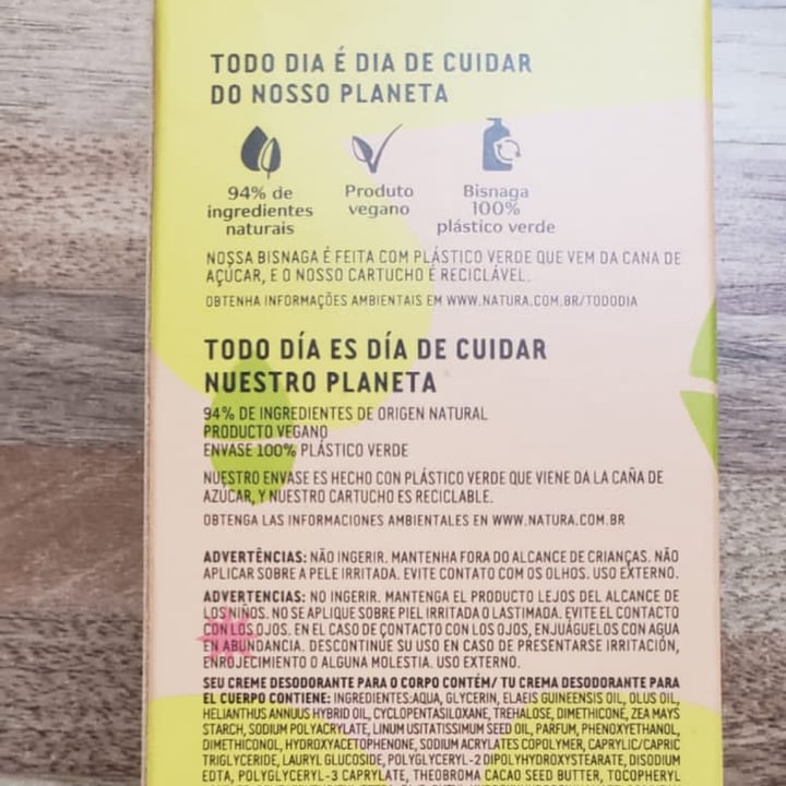 review photo of Natura Crema todo dia shared by @cinthi4 on 10 May 2022 - review
