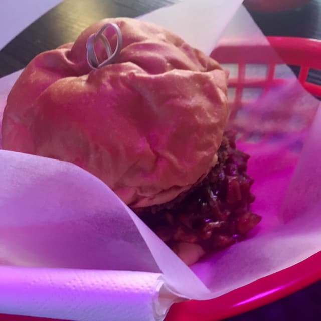 Photo of the dish “Piggy Smalls Burger”