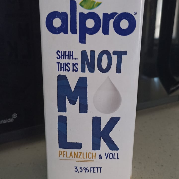 photo of Alpro Shhh… This Is Not Milk 3,5% shared by @lasimo on  17 Sep 2022 - review