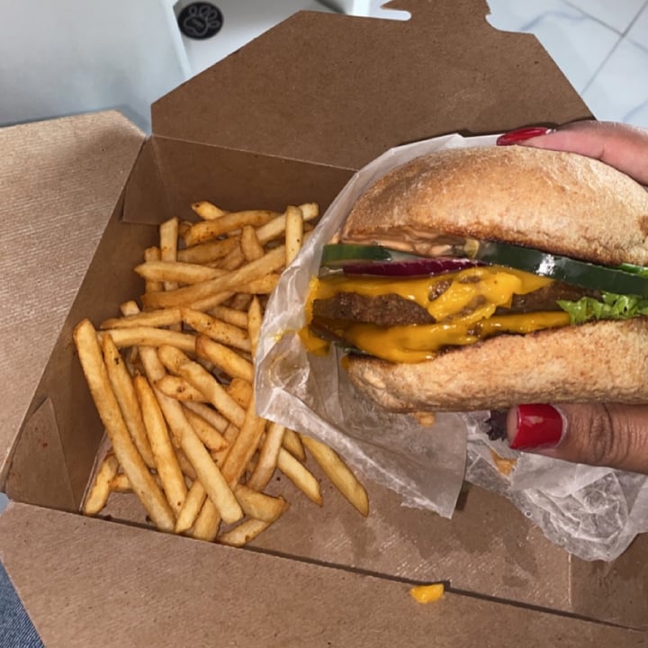 review photo of Native Foods Cafe double cheeseburger shared by @akuaswift on 10 Dec 2021 - review