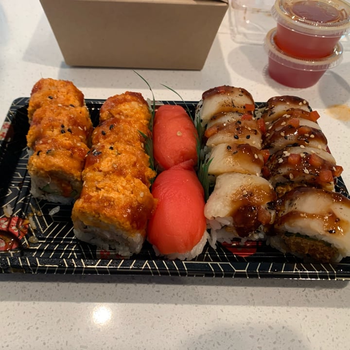 photo of Daikon vegan sushi and more Volcano Roll, “Tuna” Nigiri, Hot Girl Roll shared by @candidlycam on  20 Oct 2021 - review