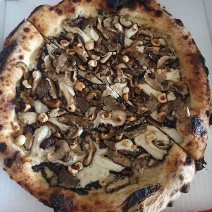 photo of Can Pizza Poblenou Pizza Vaya Vegan shared by @mynameisilaria on  15 Apr 2022 - review