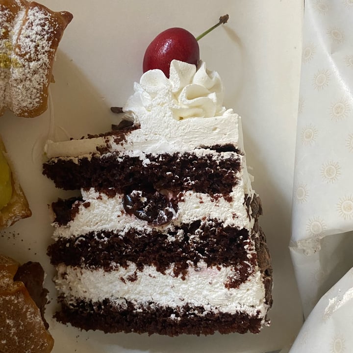 photo of Wani - Vegan Bakery black forest shared by @laupicciotti on  10 Jul 2022 - review