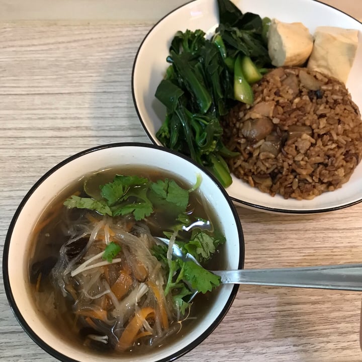 photo of Simple Lifestyle Healthy Vegetarian Cafe Vegan Chestnut SharkFin Melon Set shared by @ycarolyn on  25 Jul 2019 - review