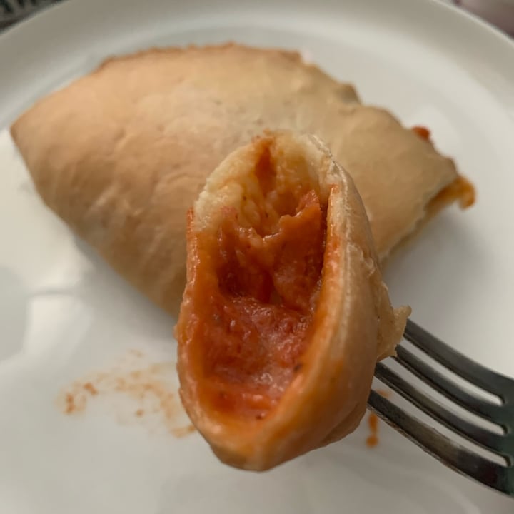 photo of Situ’s Kitchen Calzone – Pepperoni shared by @seitanjunkie on  22 Dec 2021 - review