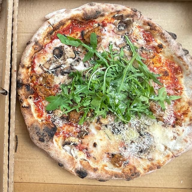 Photo of the dish “Salsiccia Pizza”