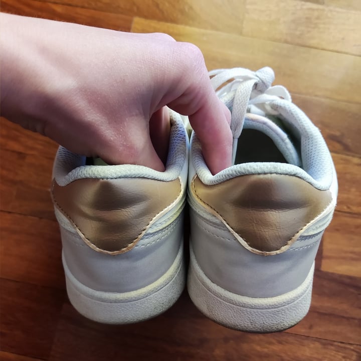 photo of Amo essere eco Sneacker Shoes shared by @chiaradigia on  23 Mar 2022 - review