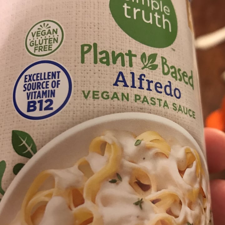 photo of Simple Truth Plant based Alfredo sauce shared by @slowarrow on  16 Dec 2021 - review