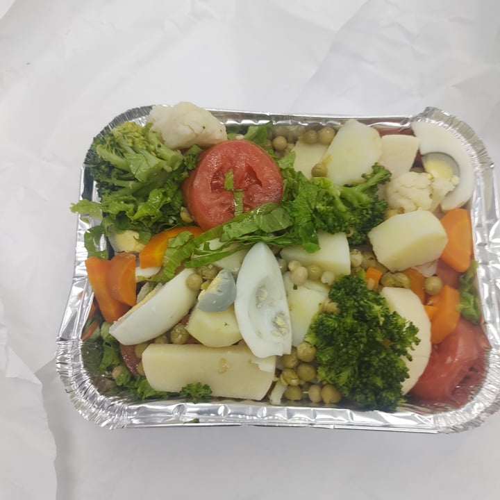 review photo of Restaurante Florença salada mista shared by @tatiperes2 on 12 May 2022 - review