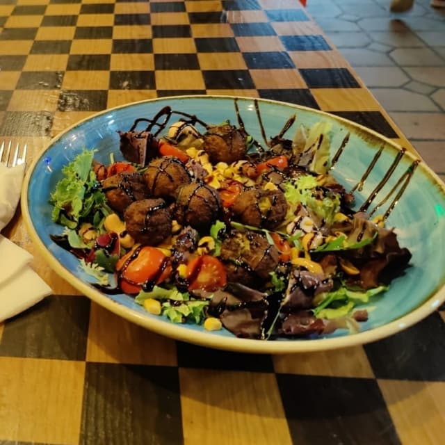 Photo of the dish “Ensalada de felafel”