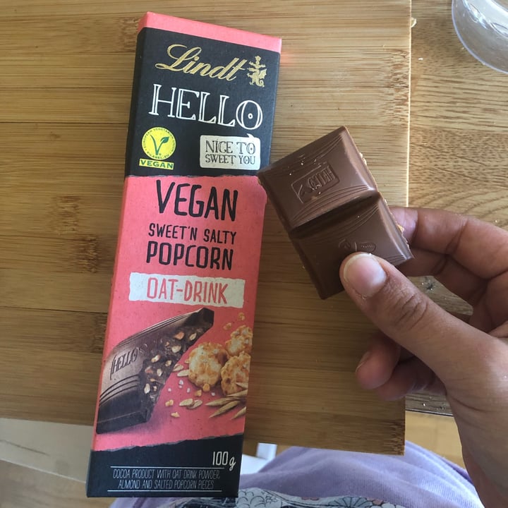 photo of Lindt Hello Vegan Sweet & Salty Popcorn shared by @miika on  28 May 2022 - review