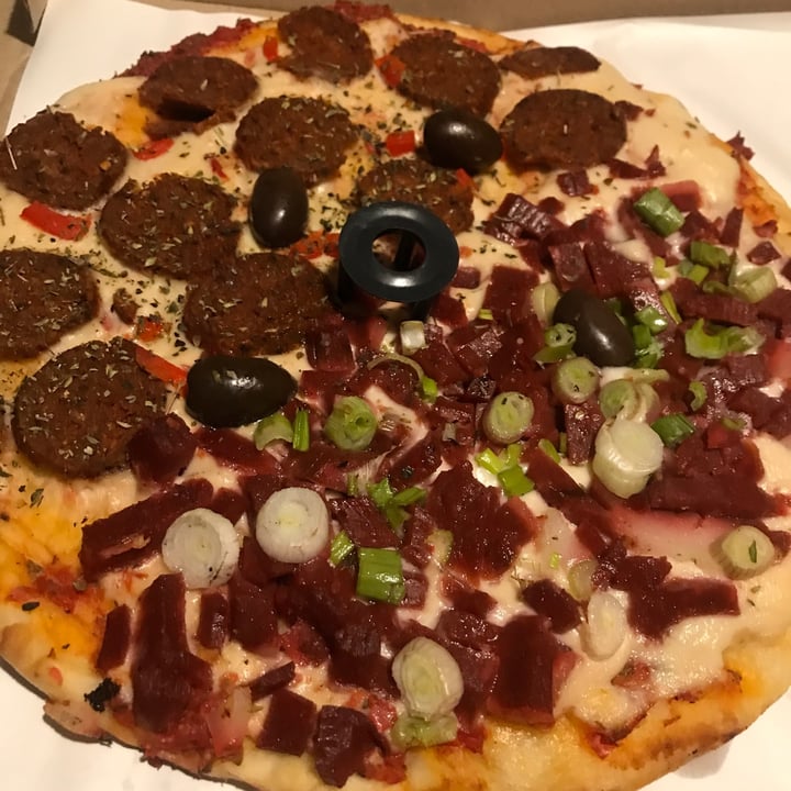 review photo of Flipper Pizza Pizza De Calabresa Y Jamón shared by @castromaca on 02 Dec 2020 - review