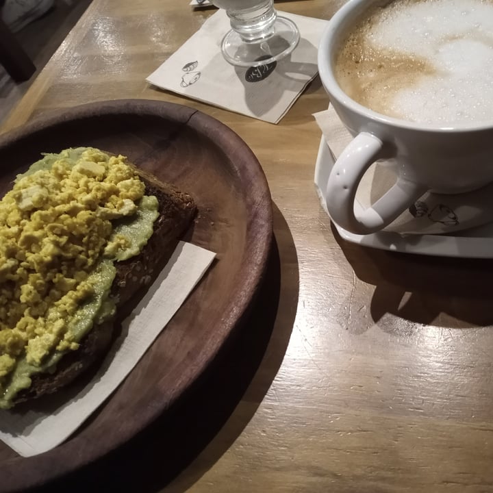 review photo of Le Ble tostada de palta shared by @guadaa4 on 09 Jul 2021 - review