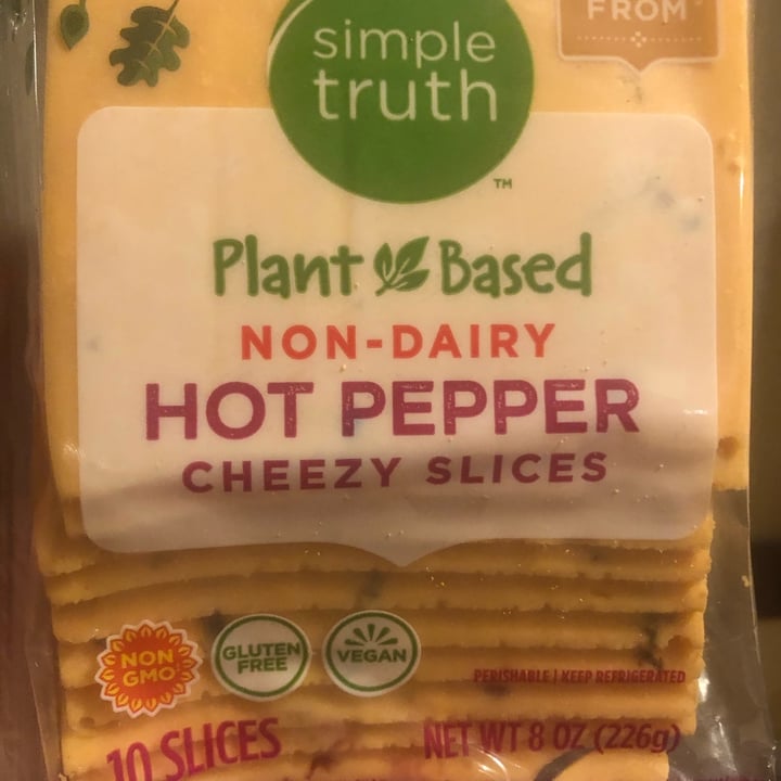 review photo of Simple Truth Non-Dairy Hot Pepper Cheezy Slices shared by @sanderhike on 21 Mar 2022 - review