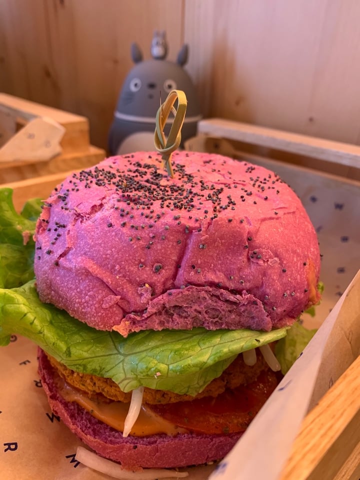 photo of Flower Burger Cherry Bomb shared by @mithra on  17 Dec 2019 - review