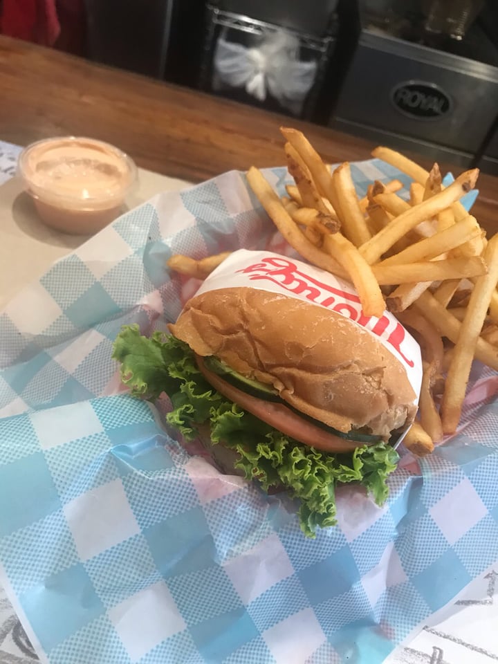 photo of Monty's Good Burger Single Burger shared by @thepintsizedvegan on  07 Jul 2019 - review