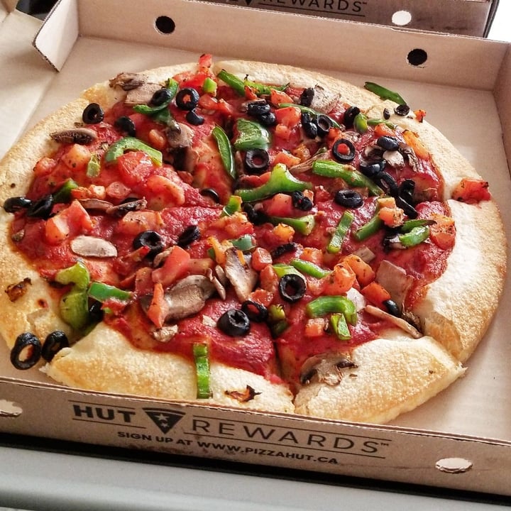 review photo of Pizza Hut Make your own pizza shared by @iolantherhoda on 30 Mar 2020 - review