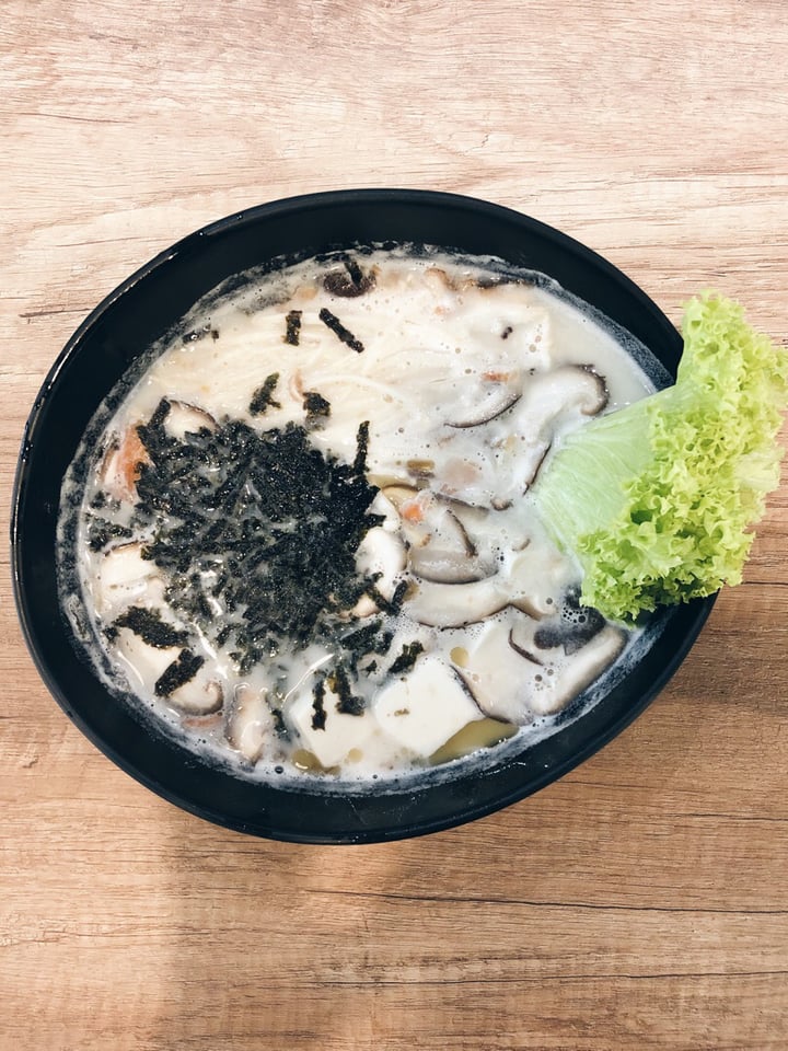 photo of Saute-San Soy Milk Tomato Seaweed Ramen shared by @consciouscookieee on  01 Mar 2019 - review