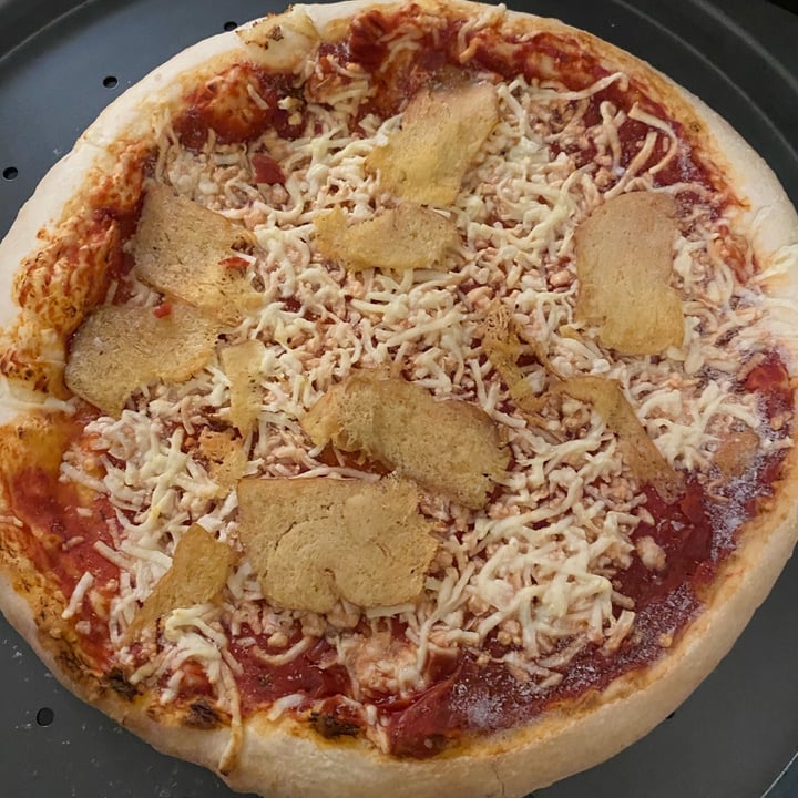 photo of Wisely Smoked tofu pizza with okara crust shared by @montrealrealtor on  11 Mar 2022 - review