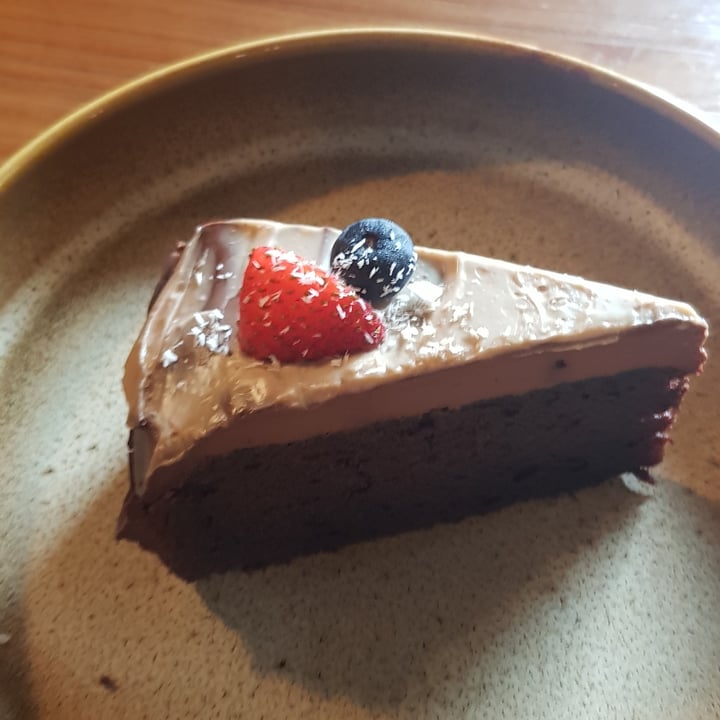 photo of Genius Central Singapore Vegan chocolate mud cake shared by @tvaritaaaa on  17 Jan 2021 - review