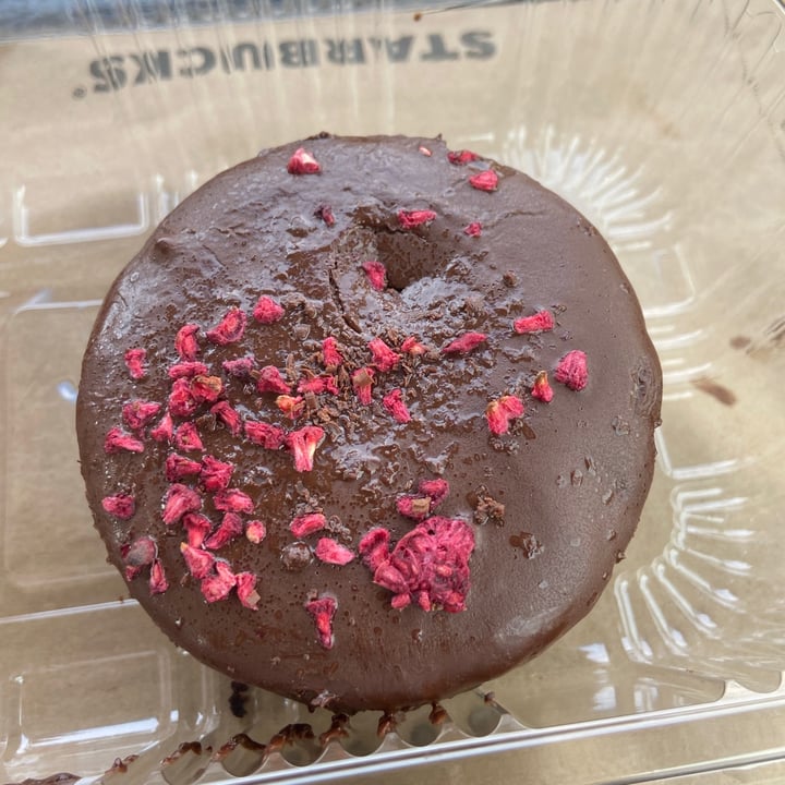 photo of Starbucks mini raspberry chocolate cake shared by @sebaalmashaan on  06 Jun 2021 - review