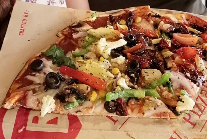 photo of PizzaRev Pizza familiar 15" (Personalizada) shared by @bella19 on  07 Feb 2020 - review