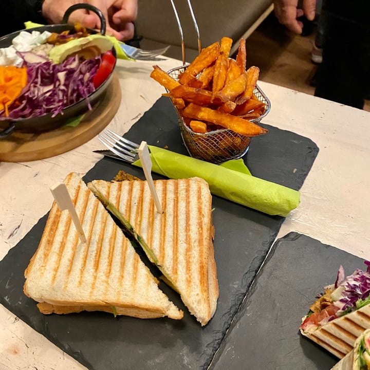 photo of Veggiezz Special Clubsandwich shared by @connychiwa on  24 Jan 2021 - review