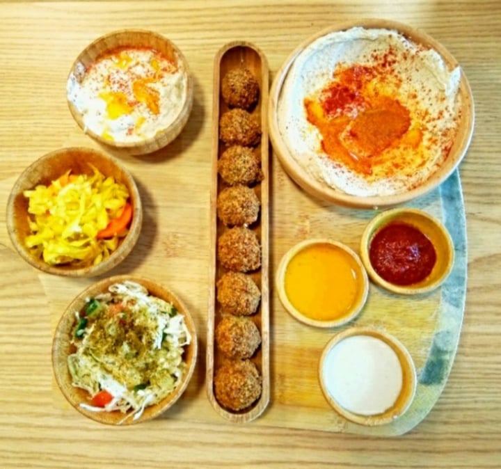 photo of Pita Bakery Pita Bread, Hummus and Tahini shared by @choyyuen on  15 Nov 2019 - review