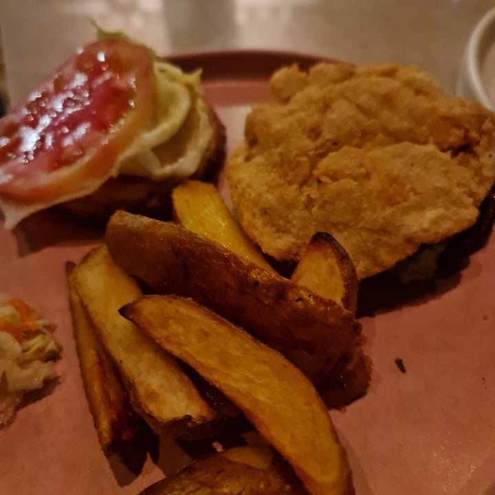 review photo of MudrĂĄ Power Burger shared by @kekorosen on 01 Nov 2021 - review