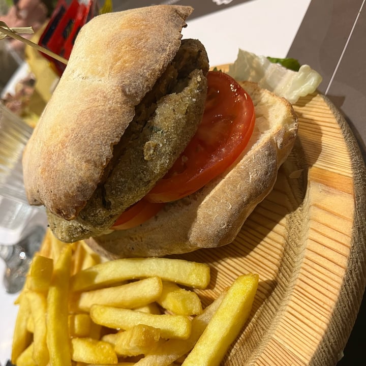 photo of Démodé Vegan Burger shared by @crissimbon on  18 Apr 2022 - review