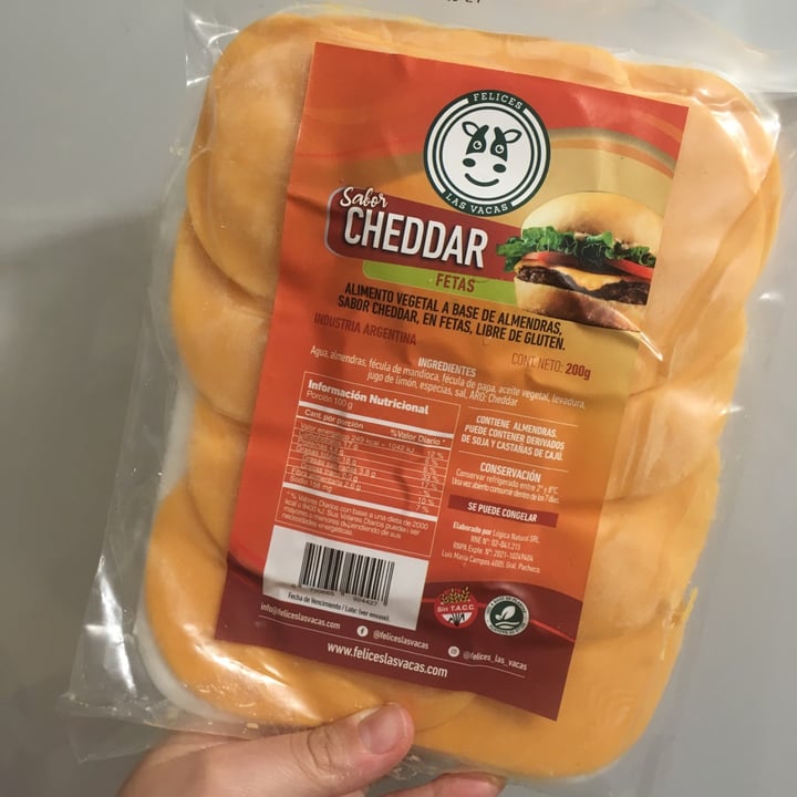 photo of Felices Las Vacas Queso Cheddar en Fetas shared by @marumarchetti on  18 Aug 2021 - review