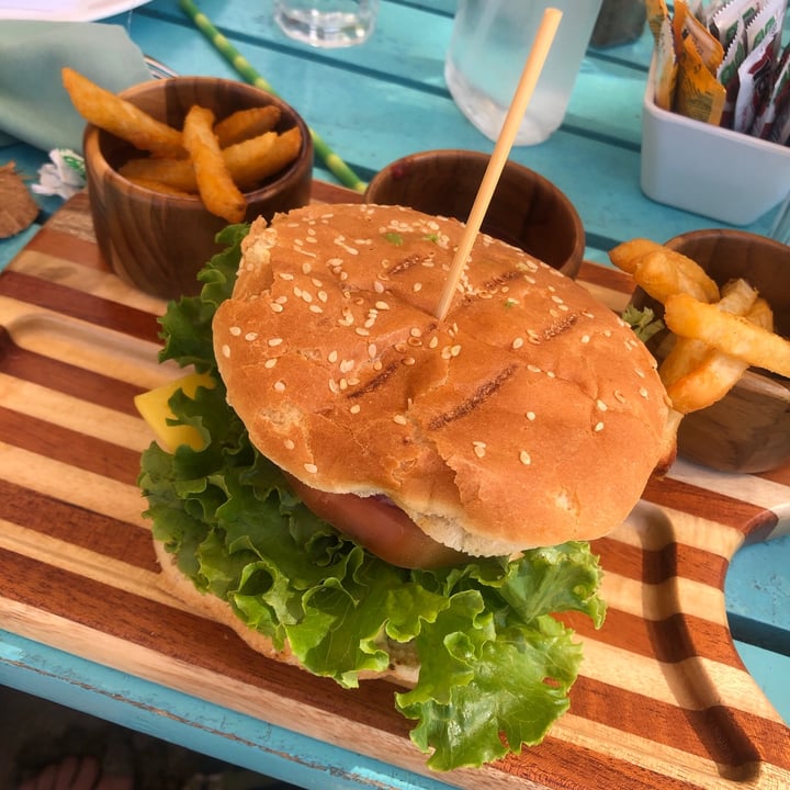 photo of Nogui's Restaurant Beyond Burger shared by @veronicaguerr on  18 Apr 2021 - review