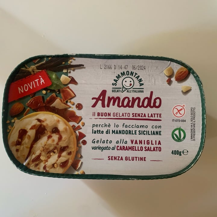 review photo of Sammontana Amando Gelato Alla Vaniglia Vatiegato al Caramello Salato shared by @caterinamf on 24 Sep 2022 - review