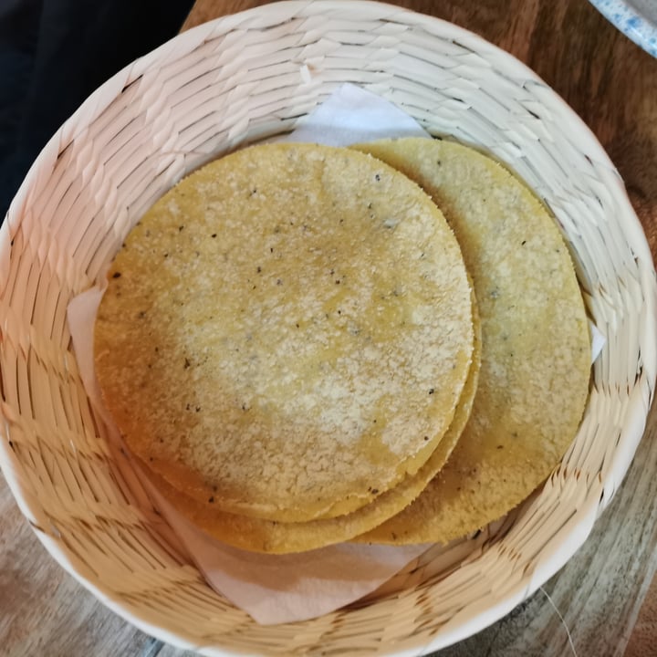photo of Rincón Mexicano Pontevedra Ración de tortillitas de maíz shared by @nesiloura on  30 Sep 2020 - review