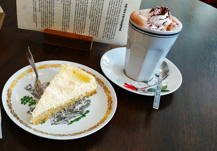 photo of Fiete Behnersens V-Cake Heiße Schokolade shared by @yinesh on  29 Feb 2020 - review