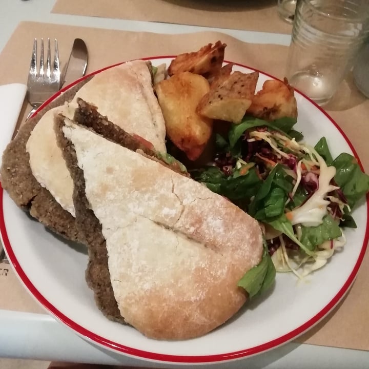 photo of Gordo Vegano Sandwich de Milanesa shared by @nanaesquivel on  12 Feb 2022 - review