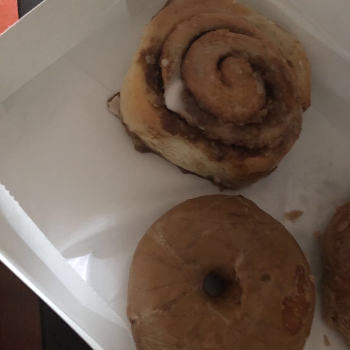 photo of Joyfully Baked Cinnamon Roll shared by @ahanley72 on  14 Aug 2021 - review