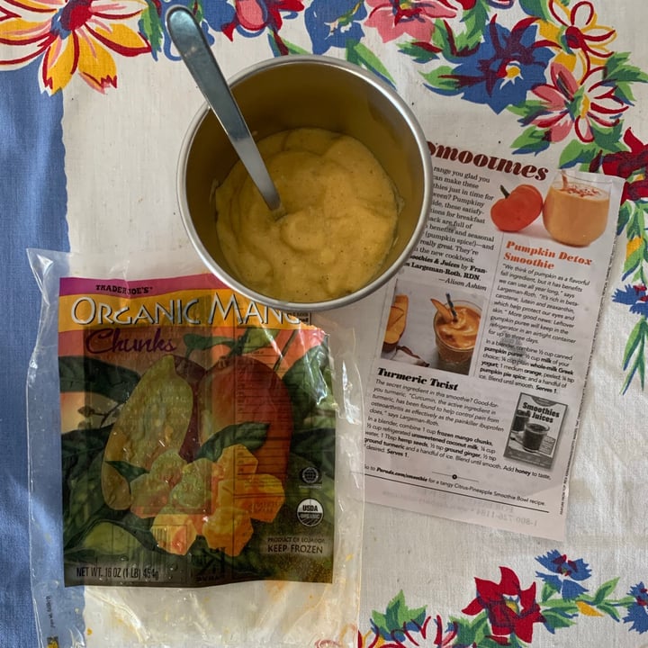 photo of Trader Joe's Organic mango chunks shared by @bananarosie on  28 Oct 2020 - review