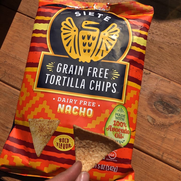 photo of Siete Family Foods Nacho Chips shared by @thoseannoyingvegans on  13 Mar 2021 - review