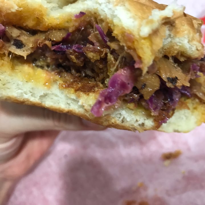 photo of FANTASTIC V BBQ pulled pork sandwich shared by @supersarita85 on  19 Jun 2022 - review