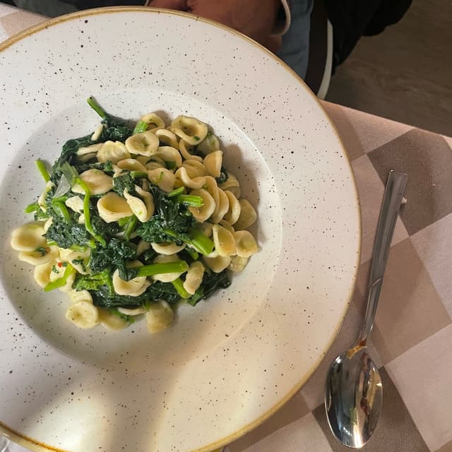 「Orecchiette Alle Cime Di Rapa」の料理の写真