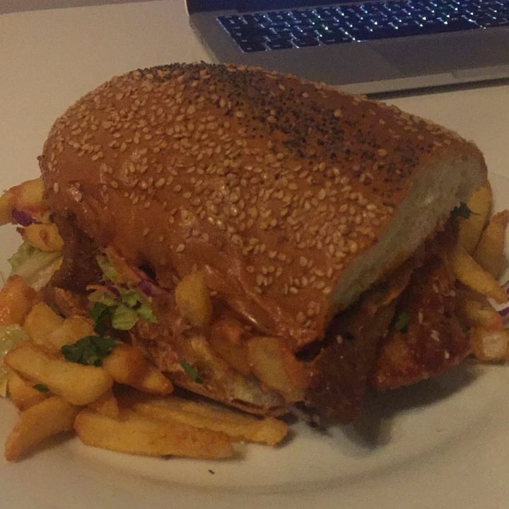 review photo of Lekker Vegan Kloof Mixed Chickn and Beef Gatsby shared by @oneveganstreet on 29 Jun 2020 - review