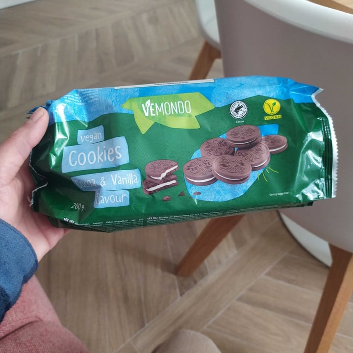 photo of Vemondo Vegan Cookies Cocoa & Vanilla Flavour shared by @laraluce1984 on  16 Mar 2022 - review