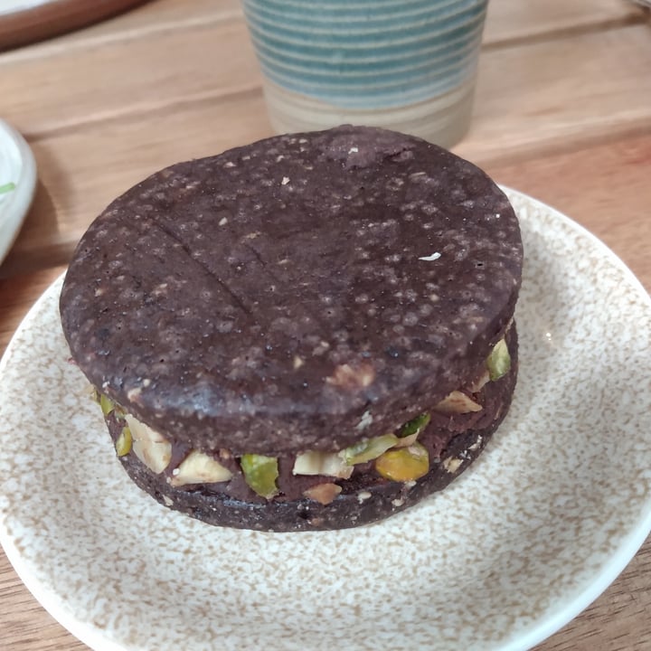 photo of FAUNA Café y Flora Alfajor De Chocolate Y Mani shared by @floorcita on  27 Jul 2021 - review