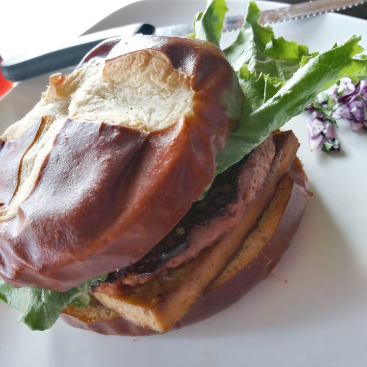 photo of End Of The Line Cafe Buddha Burger shared by @gemgirl on  14 Dec 2021 - review